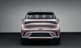 比亚迪海豚爆料视频下载,时尚动感，性能升级，引领新能源小车潮流